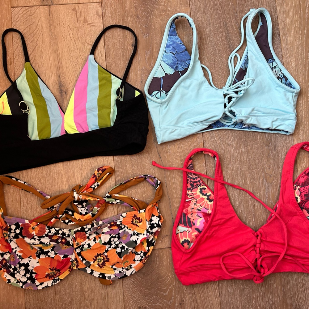 Maaji L*space bikini top lot reversible medium super cute!! 4 bikini tops! 🌺🌸